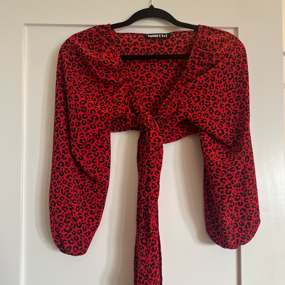 Audrey 3+1 cropped tie Red Top